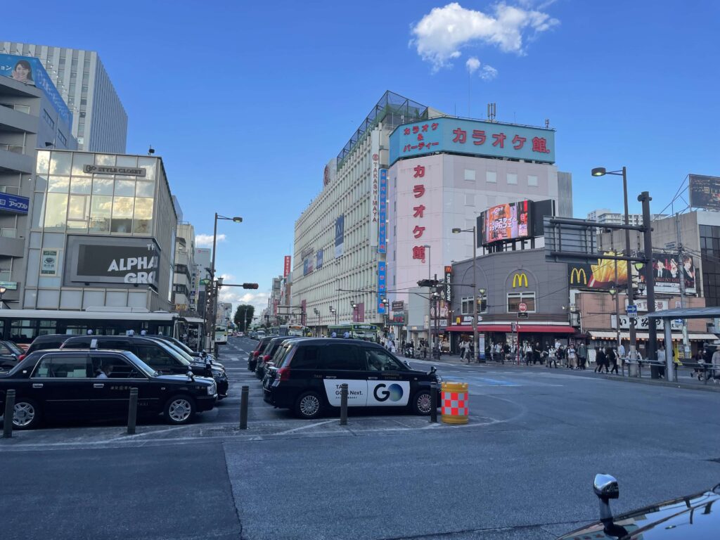 カラオケ館まで見えています